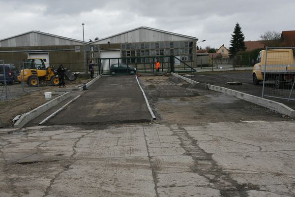 Bau der neuen Eifahrt.